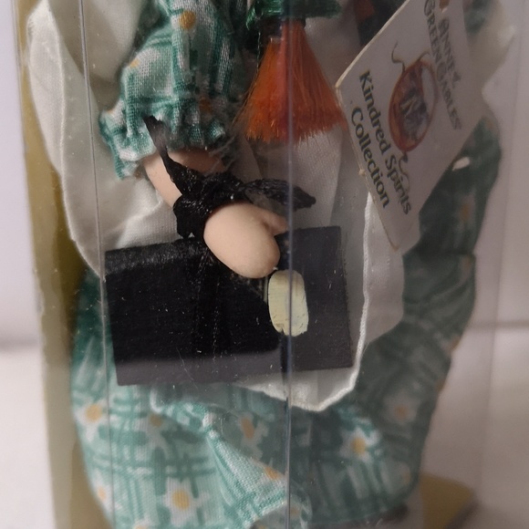 Vintage Anne of Green Gables Kindred Spirits Collection Porcelain Doll in Box - Picture 3 of 5